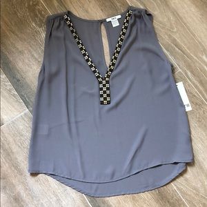 NWT BAR III TOP W EMBELLISHMENT